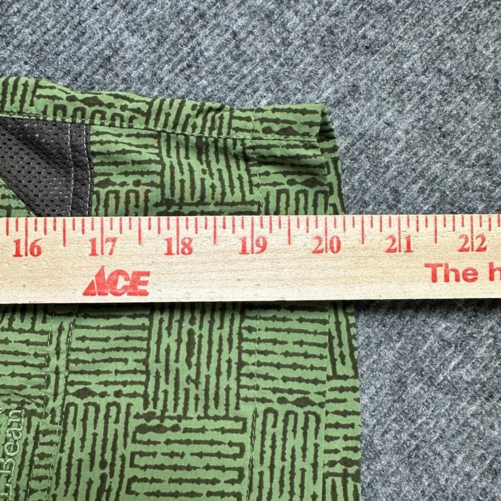 LL Bean Mens Green Patterned Nylon Belted Cargo Shorts Size M 502021